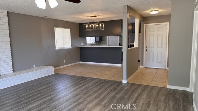 219 N Norma Street, Ridgecrest CA: https://media.crmls.org/medias/45a2c284-eea5-40f1-b4b0-95fb0fab828d.jpg