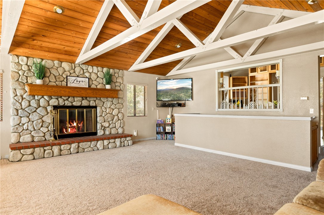 Detail Gallery Image 20 of 52 For 27596 N Bay Rd, Lake Arrowhead,  CA 92352 - 4 Beds | 2/1 Baths