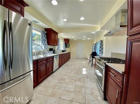 Detail Gallery Image 4 of 16 For 705 Yarmouth Rd, Palos Verdes Estates,  CA 90274 - 4 Beds | 3 Baths