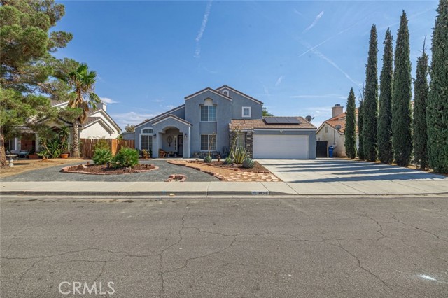 Detail Gallery Image 4 of 54 For 39318 Calmview Cir, Palmdale,  CA 93551 - 4 Beds | 3 Baths