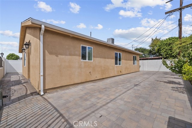 7420 Elmer Avenue, Sun Valley CA: https://media.crmls.org/medias/45a41b80-3d88-4434-a073-fd7e88d665af.jpg
