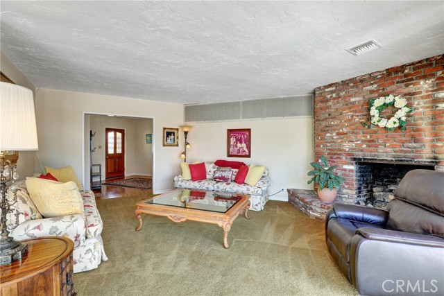 2307 Cameron Avenue, Covina CA: https://media.crmls.org/medias/45a42a05-1e20-4185-be18-0c76429563a6.jpg