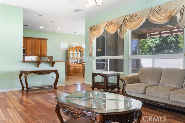 Detail Gallery Image 8 of 36 For 2419 Crocus Dr, Bakersfield,  CA 93311 - 2 Beds | 2 Baths