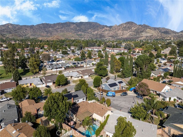 Welcome to 1561 Eloise Circle in the east end of Simi Valley.