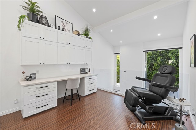 Detail Gallery Image 13 of 46 For 10061 Melinda Way #2,  Northridge,  CA 91325 - 2 Beds | 2/1 Baths