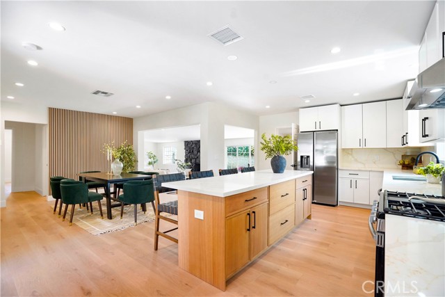 Detail Gallery Image 1 of 55 For 18324 Sylvan St, Tarzana,  CA 91335 - 4 Beds | 2 Baths