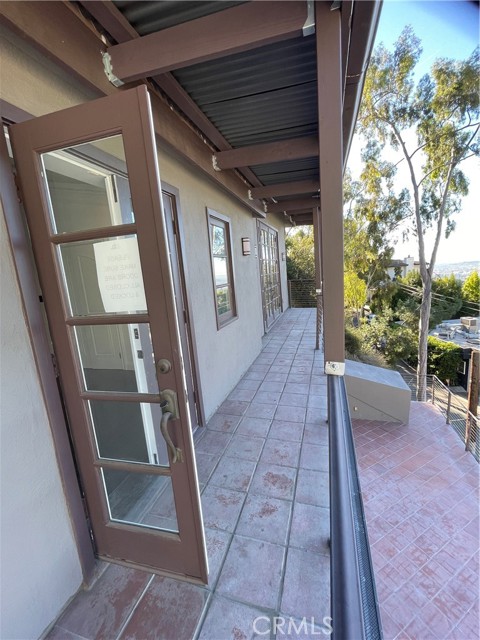 Detail Gallery Image 14 of 17 For 8655 Hillside, Los Angeles,  CA 90069 - 4 Beds | 4 Baths