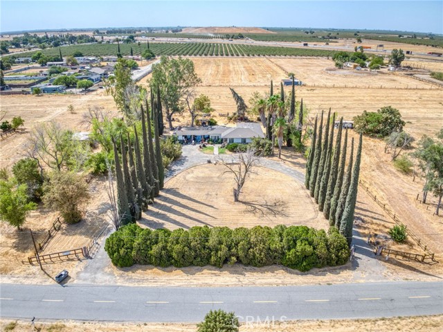 Detail Gallery Image 5 of 31 For 19212 Avenue 23, Chowchilla,  CA 93610 - 4 Beds | 2 Baths