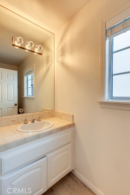 645 Longfellow Avenue, Hermosa Beach CA: https://media.crmls.org/medias/45a7a226-4b64-45f7-ab2e-e0a18589d50e.jpg