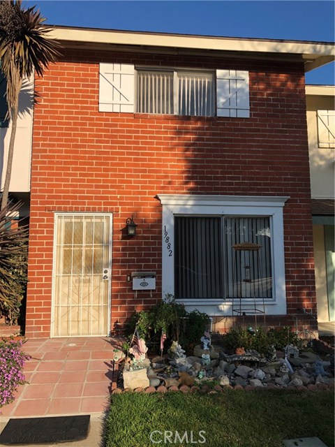 19882 Piccadilly Ln, Huntington Beach, CA 92646