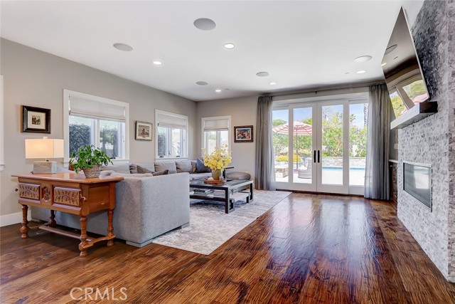 1833 8th Street, Manhattan Beach CA: https://media.crmls.org/medias/45aa386e-83f8-45b9-b691-8fd497c441f0.jpg