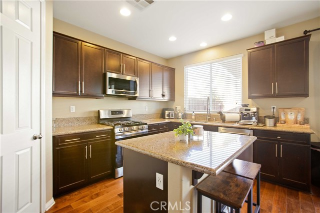 Detail Gallery Image 16 of 64 For 3866 Obsidian Rd, San Bernardino,  CA 92407 - 4 Beds | 2/1 Baths