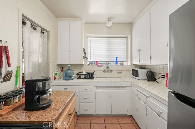 1200 N Kenmore Avenue, Los Angeles CA: https://media.crmls.org/medias/45abe0c2-1a45-4649-bc06-4ee6a503ad28.jpg