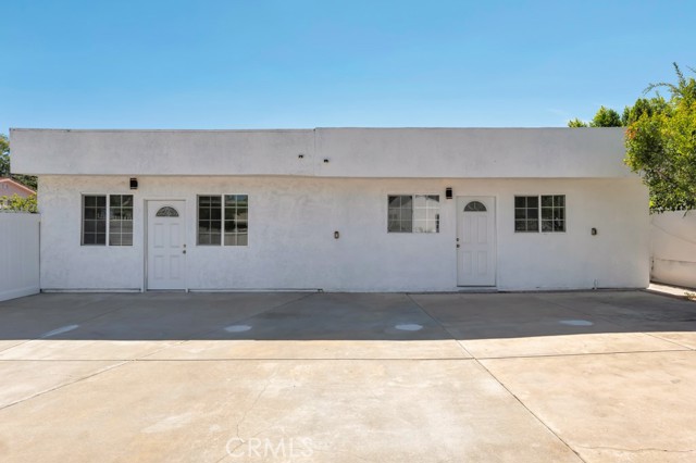 5434 Sylvia Avenue, Tarzana CA: https://media.crmls.org/medias/45ac1eed-4382-446d-a618-ddb6d0c99a0d.jpg
