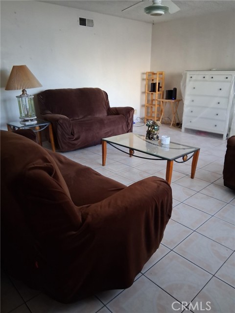 Detail Gallery Image 14 of 15 For 1056 N Fries, Wilmington,  CA 90744 - 3 Beds | 2 Baths