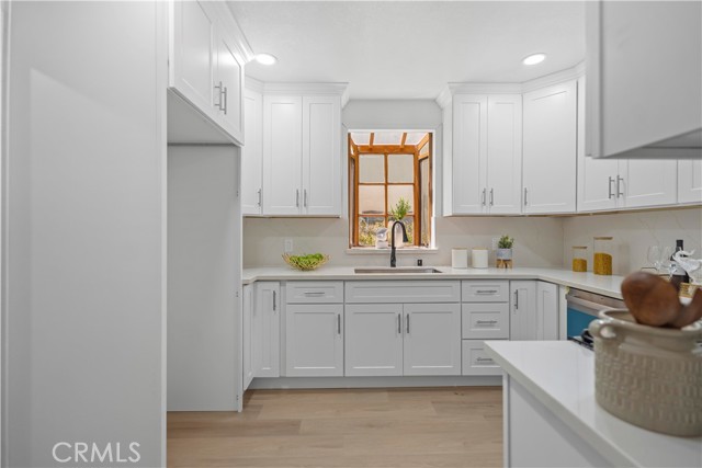 336 N Crescent Heights Boulevard, Los Angeles CA: https://media.crmls.org/medias/45accacd-1b4b-4fe1-a22f-7c671c2e7f93.jpg