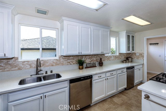 14309 La Mesa Drive, La Mirada CA: https://media.crmls.org/medias/45accf54-c32f-4da8-9b77-eaeb21c5fec2.jpg