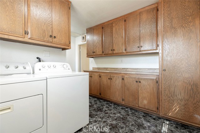 1208 E Avenue R3, Palmdale CA: https://media.crmls.org/medias/45ad479f-b347-4d43-8e78-67b6efa96013.jpg