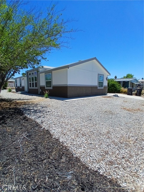 25382 Wanda Lane, Hemet CA: https://media.crmls.org/medias/45adbd36-95ad-4870-9733-c821e18ed9c3.jpg