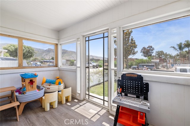 435 S Palm Avenue, Santa Paula CA: https://media.crmls.org/medias/45ae7c91-3373-47b8-8d11-6bbc9e5add72.jpg