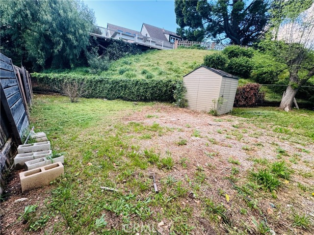 Detail Gallery Image 39 of 44 For 11905 Paso Robles, Granada Hills,  CA 91344 - 4 Beds | 3 Baths