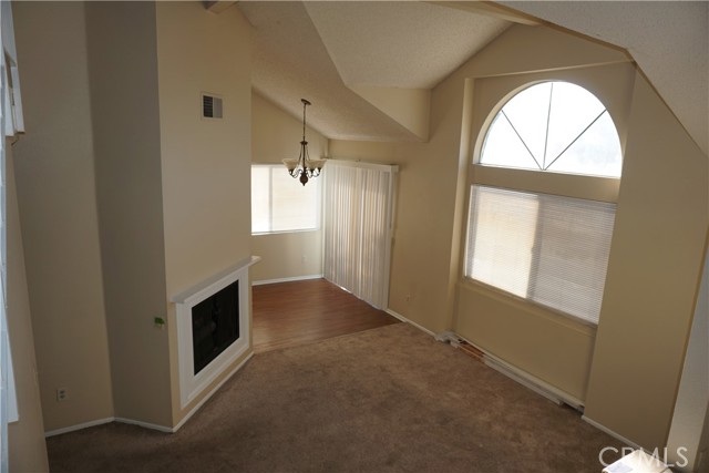 Detail Gallery Image 6 of 18 For 26870 Claudette St #702,  Canyon Country,  CA 91351 - 3 Beds | 2 Baths