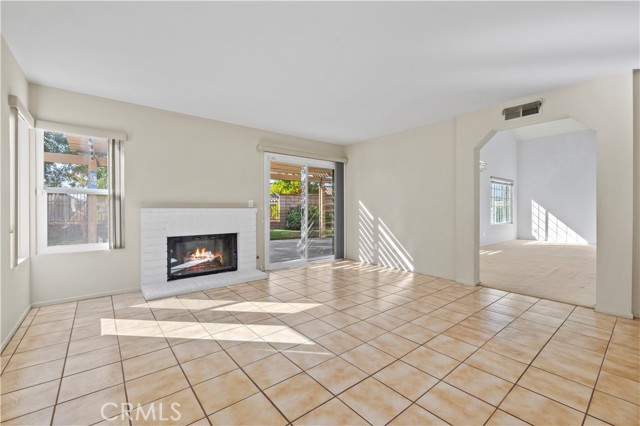 27668 Lonestar Place, Castaic CA: https://media.crmls.org/medias/45afd738-8287-4df0-bca2-32be0d901661.jpg