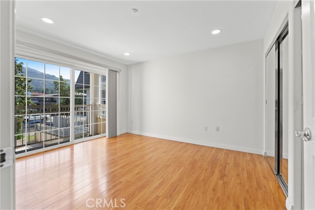 530 W Stocker Street, Glendale CA: https://media.crmls.org/medias/45b04220-0ed1-4a92-8e63-d1a996b25edf.jpg