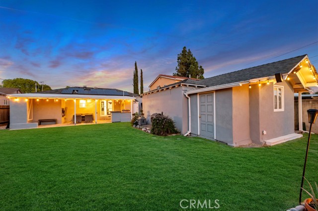 6507 Gentry Avenue, North Hollywood CA: https://media.crmls.org/medias/45b069e3-8c52-477a-b902-43d337850676.jpg