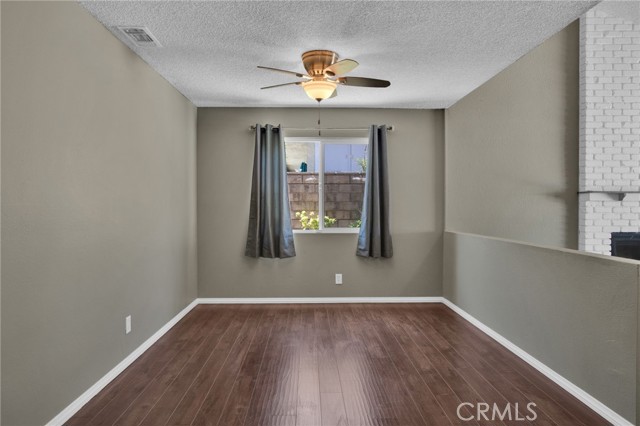 17965 Fremontia Lane, Victorville CA: https://media.crmls.org/medias/45b111cd-bf5e-47f8-a642-bf085756880e.jpg