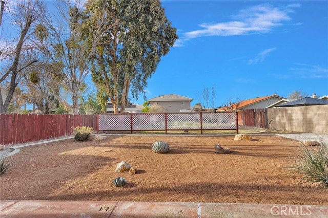 Detail Gallery Image 33 of 38 For 12760 Pinehurst, Victorville,  CA 92395 - 3 Beds | 2 Baths