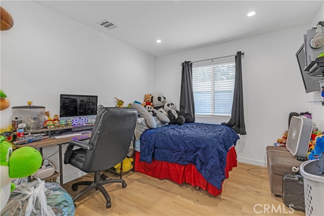 Detail Gallery Image 36 of 46 For 7449 Variel Ave, Canoga Park,  CA 91303 - 4 Beds | 2 Baths