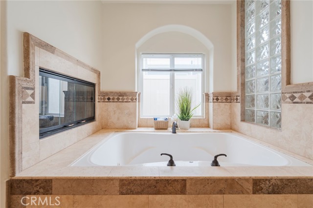 5502 Beran St, Torrance CA: https://media.crmls.org/medias/45b21bd7-a9ac-4347-94a7-0fd5184d2417.jpg