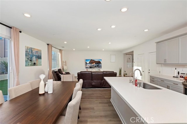 2275 Melogold Way, Corona CA: https://media.crmls.org/medias/45b23967-2272-4459-9ec3-4c72b9834e29.jpg