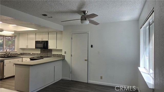 Detail Gallery Image 5 of 25 For 6096 Guilford Cir, Magalia,  CA 95954 - 3 Beds | 2 Baths