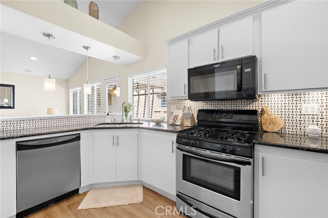 Detail Gallery Image 12 of 31 For 26433 Portola, Mission Viejo,  CA 92692 - 2 Beds | 2 Baths