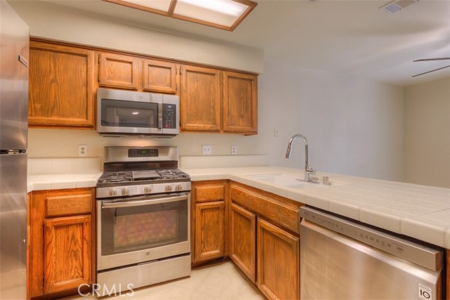 Detail Gallery Image 14 of 51 For 2725 Stonecreek Dr, Sacramento,  CA 95833 - 3 Beds | 2/1 Baths