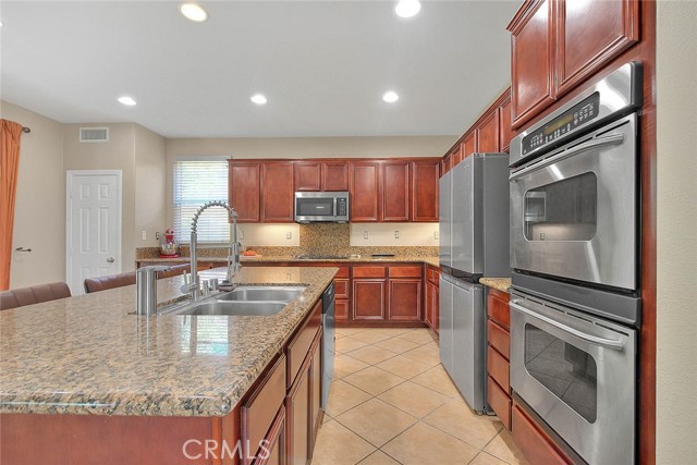 Detail Gallery Image 14 of 42 For 36644 Bay Hill Dr, Beaumont,  CA 92223 - 4 Beds | 3/1 Baths