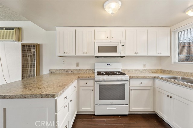 Detail Gallery Image 10 of 42 For 2221 Oak St, Paso Robles,  CA 93446 - – Beds | – Baths