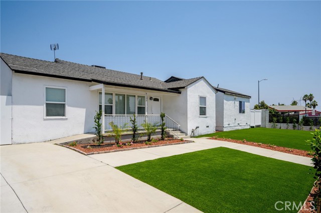 8302 Webb Avenue, Sun Valley CA: https://media.crmls.org/medias/45b40a04-11ab-442b-a713-ce289a5de8c4.jpg