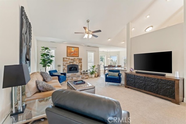 Detail Gallery Image 5 of 31 For 5541 Lake Shastina Dr, Weed,  CA 96094 - 3 Beds | 2 Baths