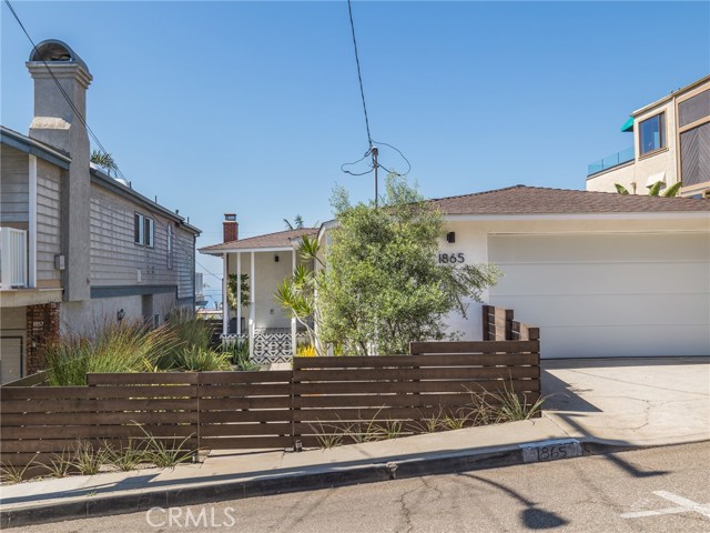 1865 Hillcrest Drive, Hermosa Beach, California 90254, 2 Bedrooms Bedrooms, ,1 BathroomBathrooms,Residential,Sold,Hillcrest Drive,SB22224763