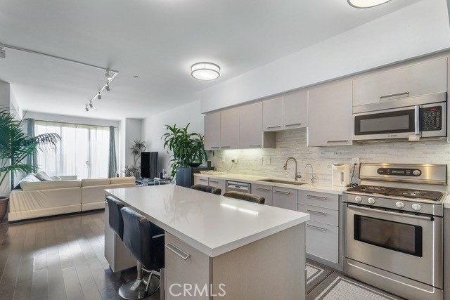 Detail Gallery Image 11 of 25 For 1817 Prosser Ave #503,  Los Angeles,  CA 90025 - 2 Beds | 2 Baths