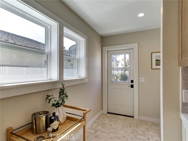 Detail Gallery Image 15 of 43 For 2171 Stearnlee, Long Beach,  CA 90815 - 4 Beds | 3 Baths