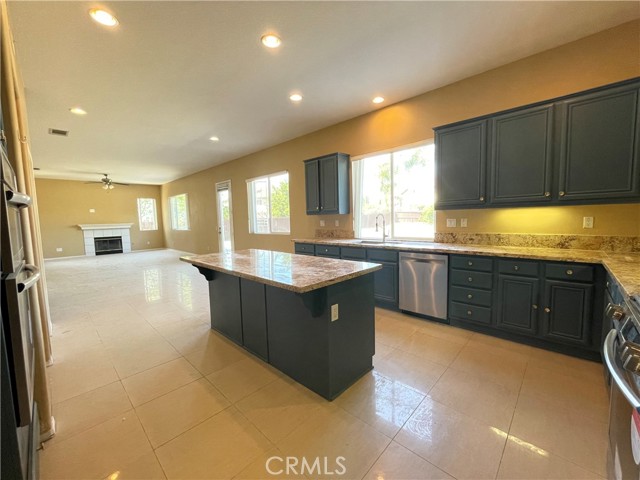 8348 Barnwood Lane, Riverside CA: https://media.crmls.org/medias/45b6a524-5525-453e-be28-c5fb2859b4c4.jpg