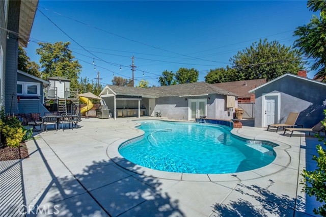 Detail Gallery Image 9 of 60 For 2124 20th St, Bakersfield,  CA 93301 - 4 Beds | 3/1 Baths