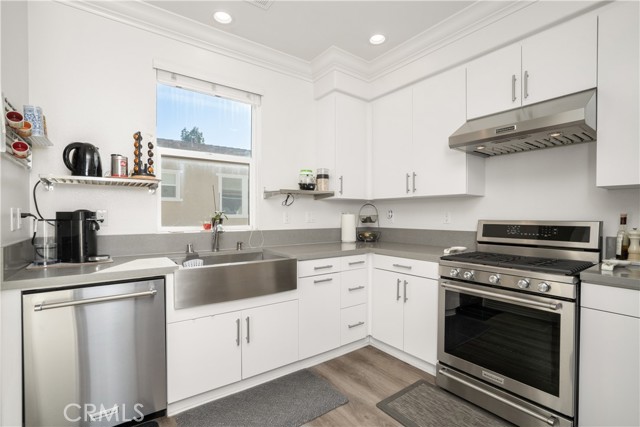 Detail Gallery Image 5 of 32 For 281 N Mar Vista Ave #8,  Pasadena,  CA 91106 - 3 Beds | 3/1 Baths