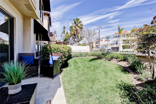 221 Francisca Avenue, Redondo Beach, California 90277, 3 Bedrooms Bedrooms, ,2 BathroomsBathrooms,Residential,Sold,Francisca,SB22001624