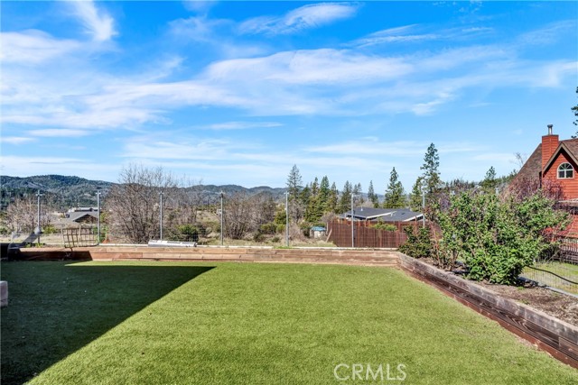 Detail Gallery Image 5 of 31 For 15384 Summit Bld, Cobb,  CA 95426 - 3 Beds | 2/1 Baths