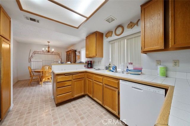 Detail Gallery Image 14 of 33 For 10217 Mount Shasta, Hesperia,  CA 92345 - 3 Beds | 2 Baths